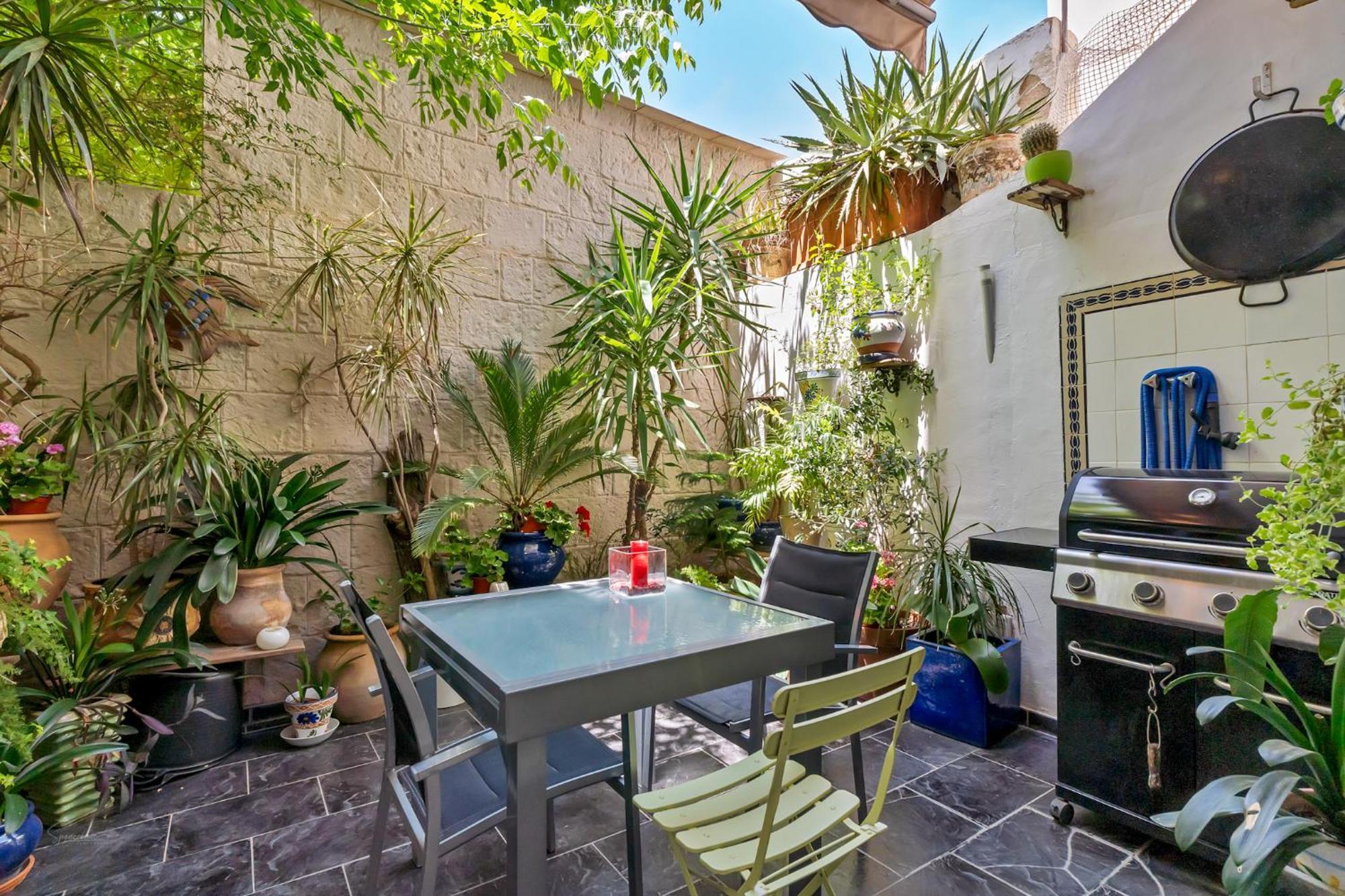 Townhouse Apartment *