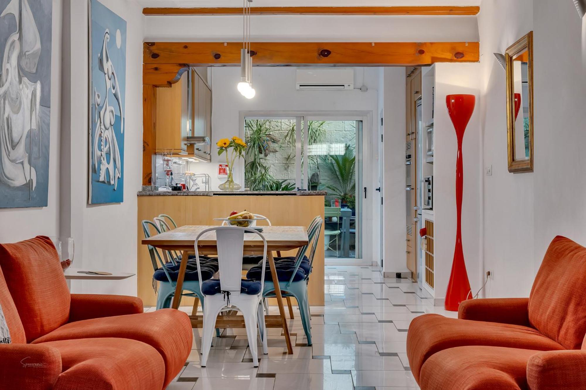Townhouse Apartment *